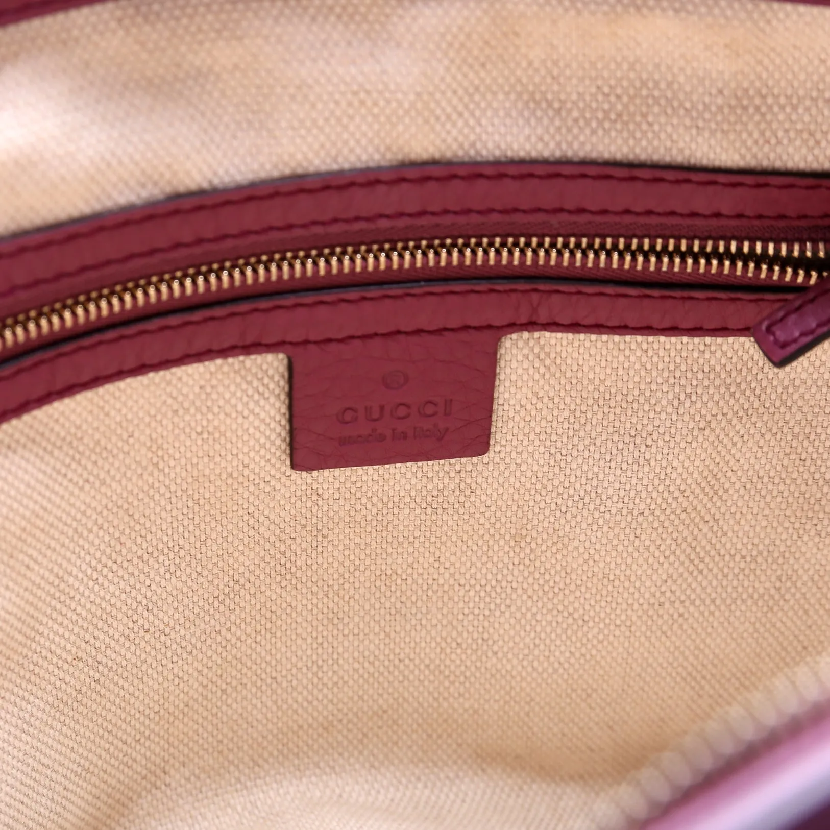 369176 Soho Crossbody
