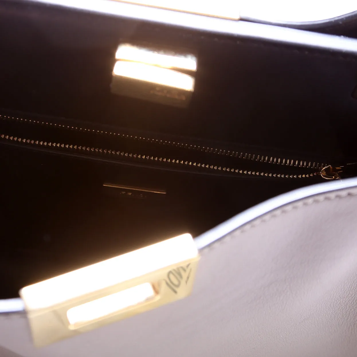 8BN302 Peekaboo Essentially Medium Calfskin Tan