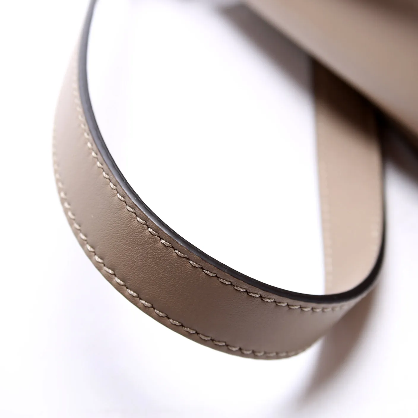 8BN302 Peekaboo Essentially Medium Calfskin Tan