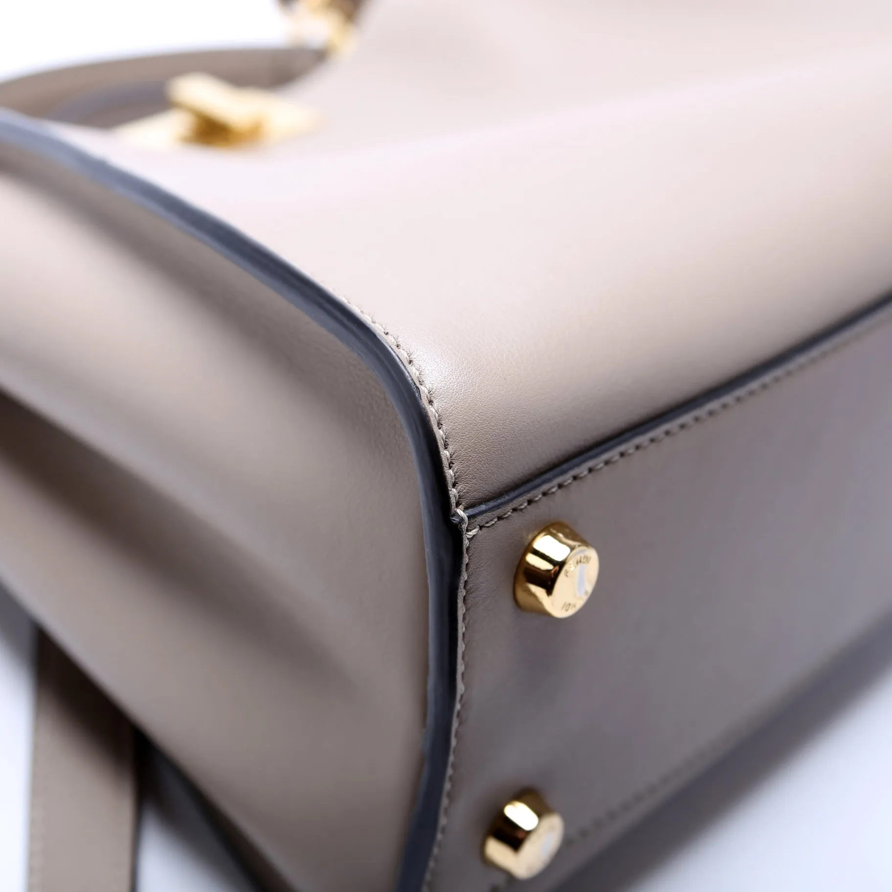8BN302 Peekaboo Essentially Medium Calfskin Tan