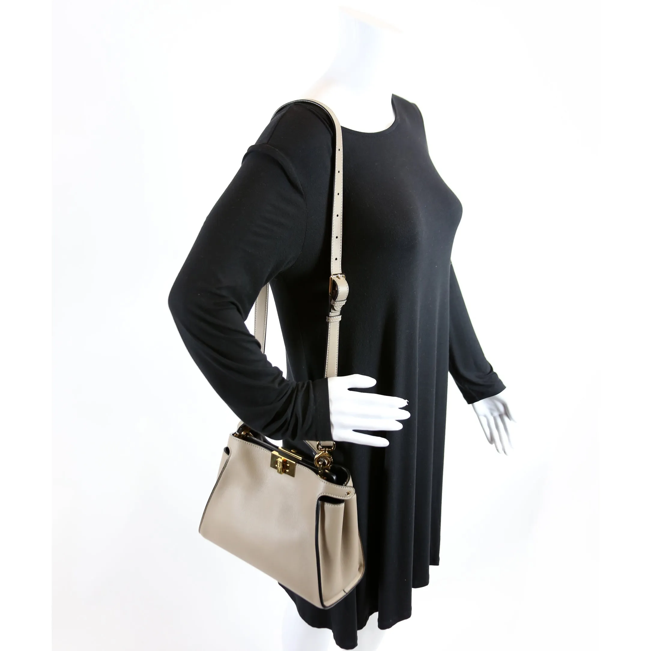 8BN302 Peekaboo Essentially Medium Calfskin Tan