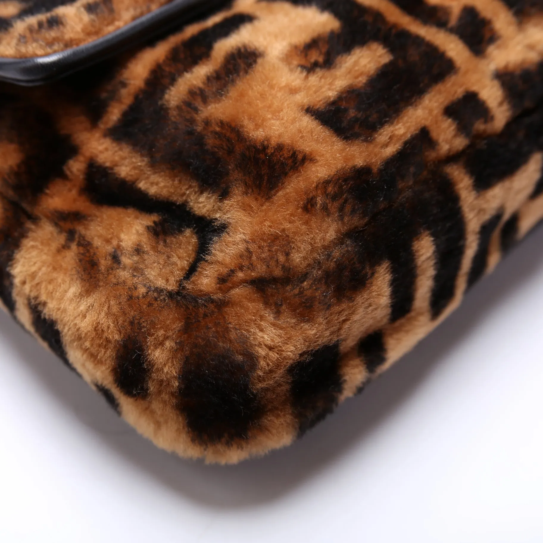 8BR600 Baguette FF Shearling