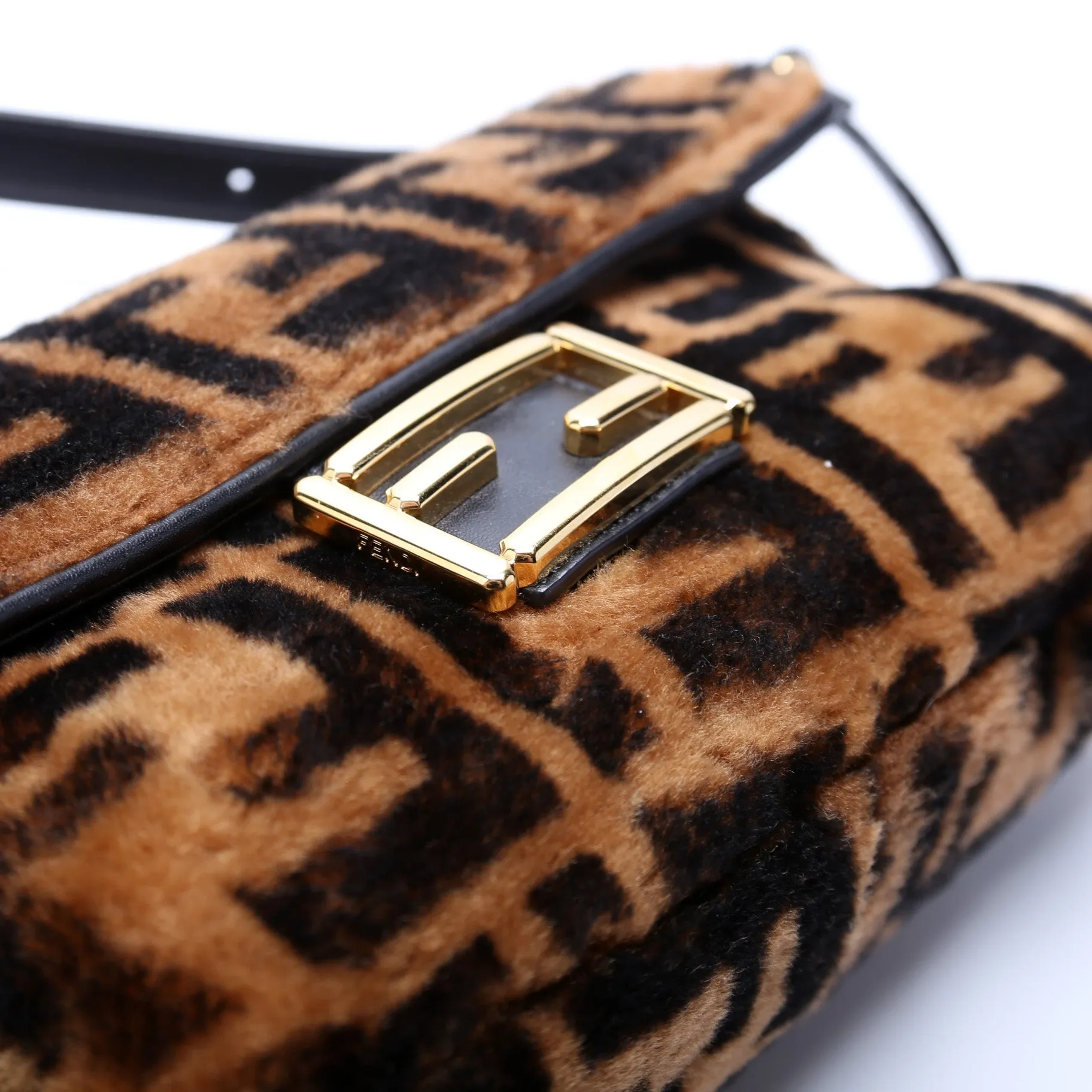 8BR600 Baguette FF Shearling