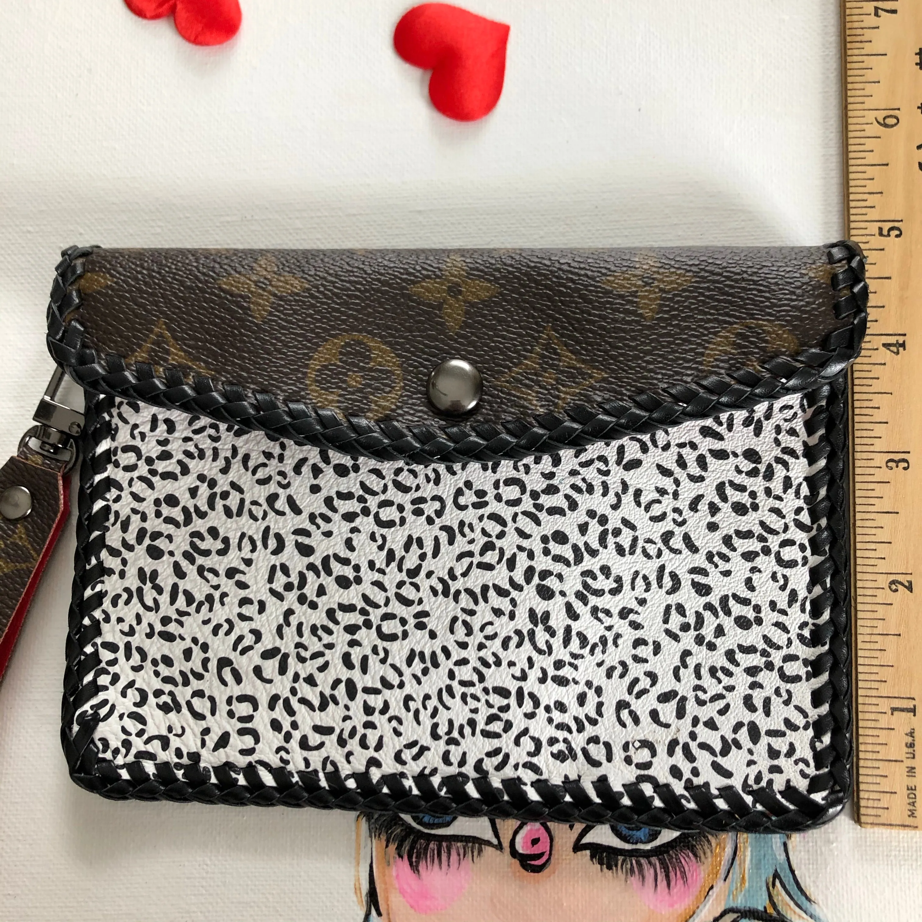 The Cardinal - Snow Leopard Vintage Card Holder/Wallet/Keychain